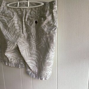 Aeropostale Camoflage Shorts in light khaki cotton, Mens Sz 34.